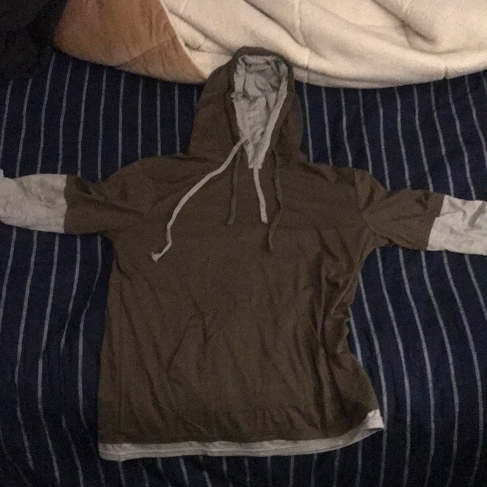 Men’s hoodie shirt